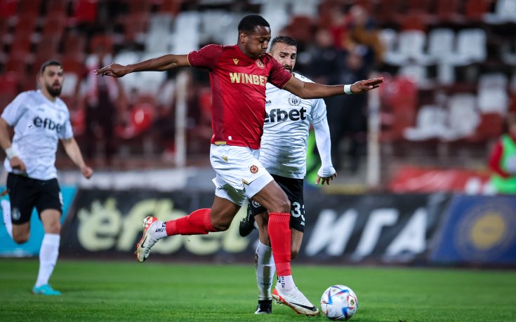 Уникален пропуск на Майкъл Естрада срещу Хебър (видео)