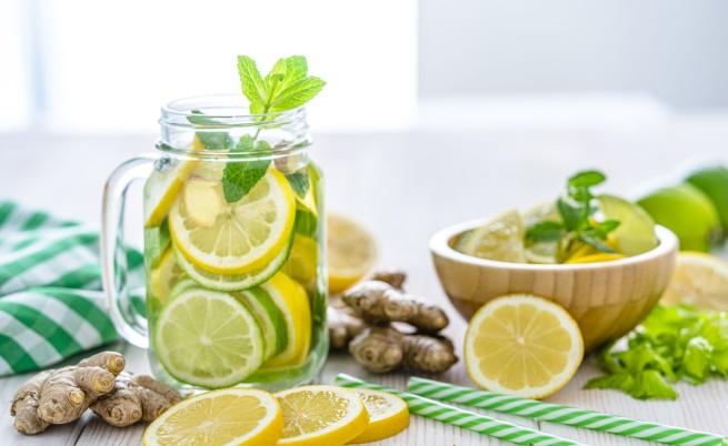 Ползите от лимонова вода: Между митовете и реалността