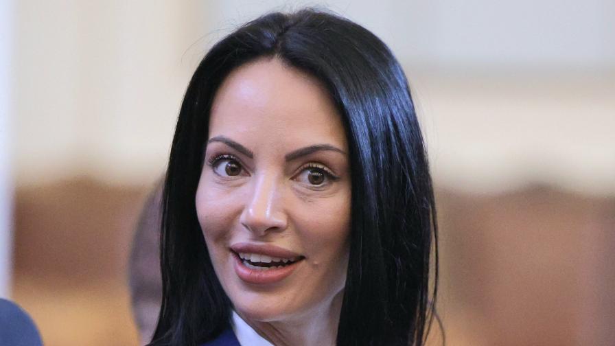 Славена Точева разкри защо е подала оставка като депутат