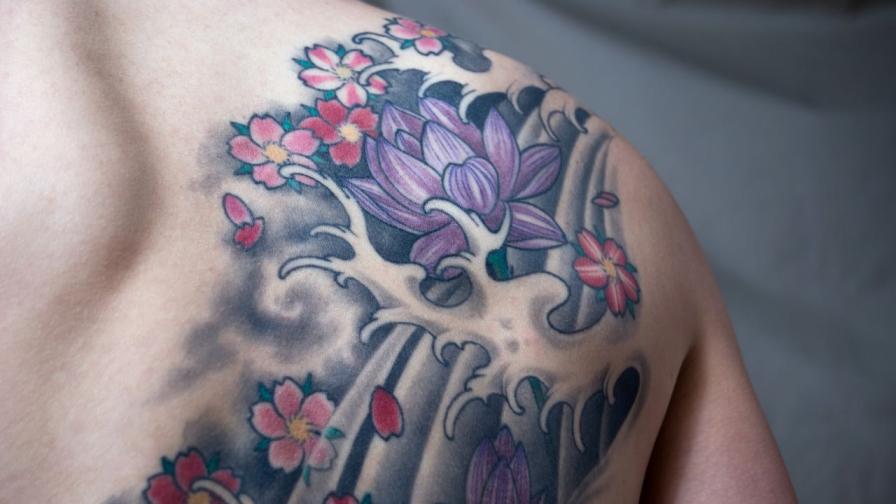 "Разпознай ме": Трагичната история на жената с татуировка на цвете