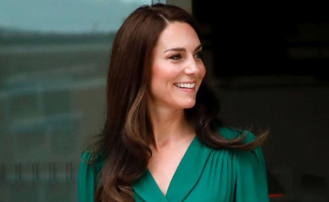 Кейт Мидълтън блести в изумруденозелена рокля за 75-ия рожден ден на крал Чарлз III