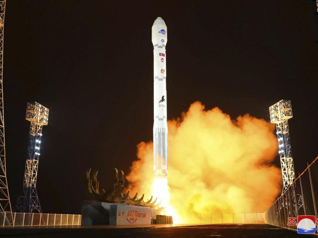Северна Корея изстреля две балистични ракети в посока Японско море