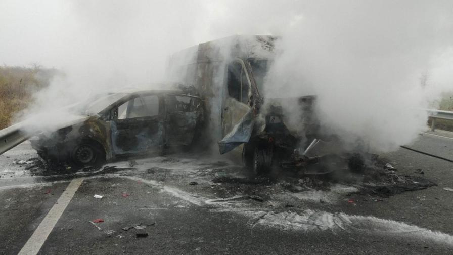 Тежка катастрофа край Пазарджик, кола се запали, има загинал