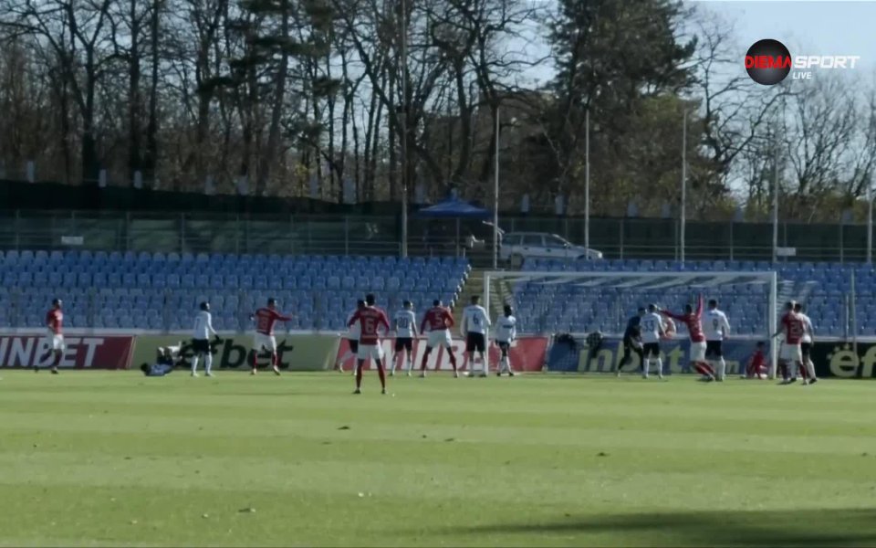Отборът на ЦСКА 1948 удвои преднината си при визитата на