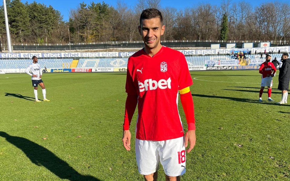 Ивайло Чочев изведе ЦСКА 1948 с капитанската лента в юбилейния