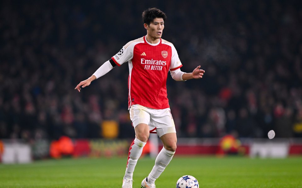 Английският вицешампион Арсенал води преговори със защитника Такехиро Томиясу за