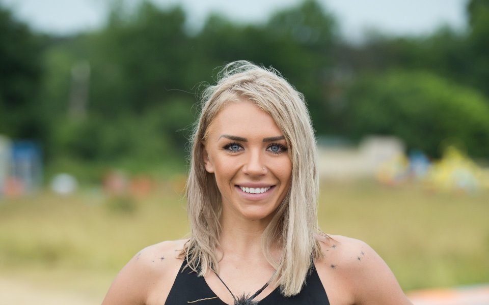 Денислава Велкова е на 24 години, от гр. София. По