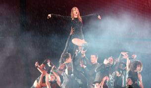 <p>Почина&nbsp;българката, която вдъхнови милиони хора по света на концерт на Тейлър Суифт</p>