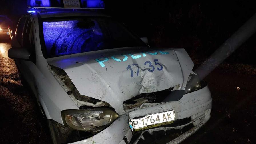 20-годишен без книжка предизвика катастрофа с патрулка в Разградско (СНИМКА)