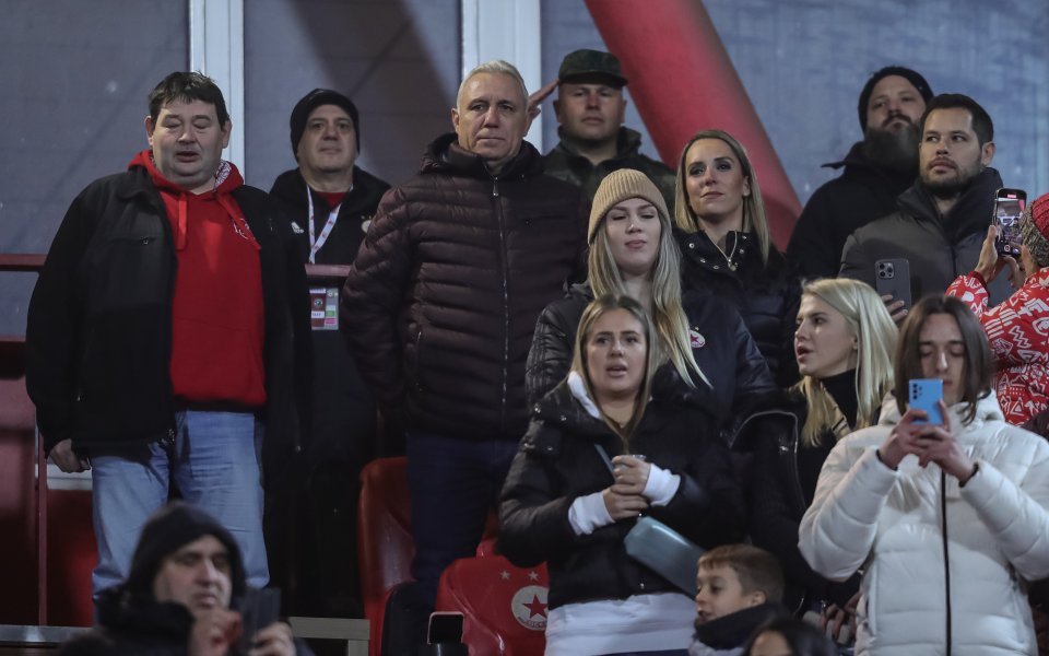 Една от трибуните на новия стадион Българска армия да се