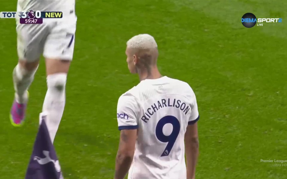 В 60-а минута логичното се случи. Педро Поро центрира в