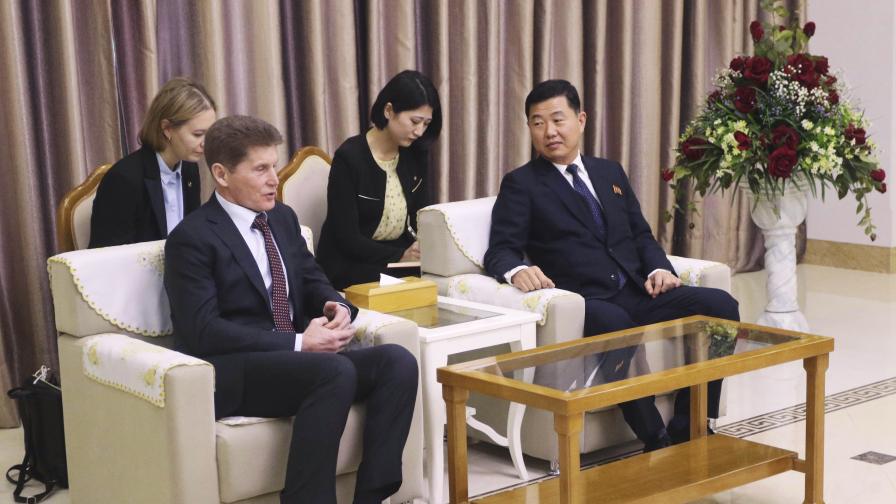 Руска делегация е на посещение в Северна Корея (СНИМКИ)