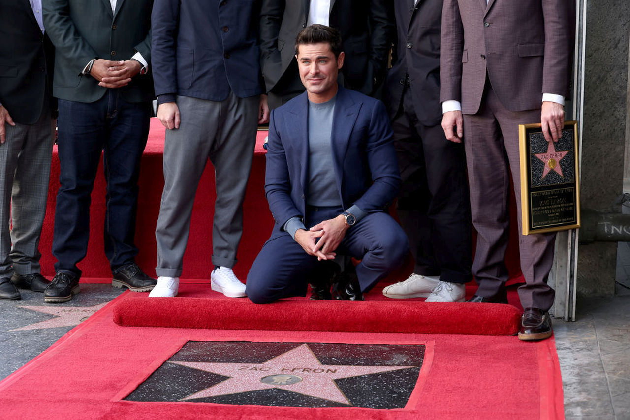 <p>Зак Ефрон получи своя звезда на церемония на Холивудската алея на славата</p>