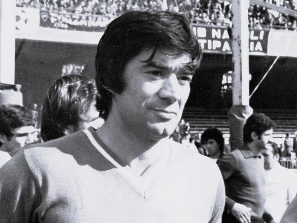 Легендарният футболист на Наполи Антонио Юлиано почина на 80 годишна възраст