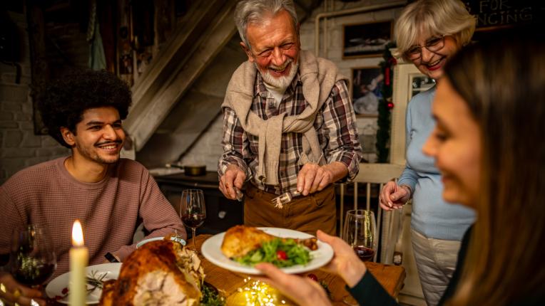  7 сигурни метода да накарате родителите му да ви харесват 