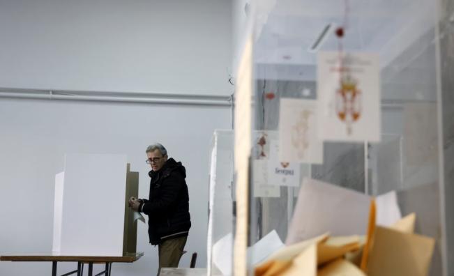 Множество инциденти и нередности на местните избори в Сърбия