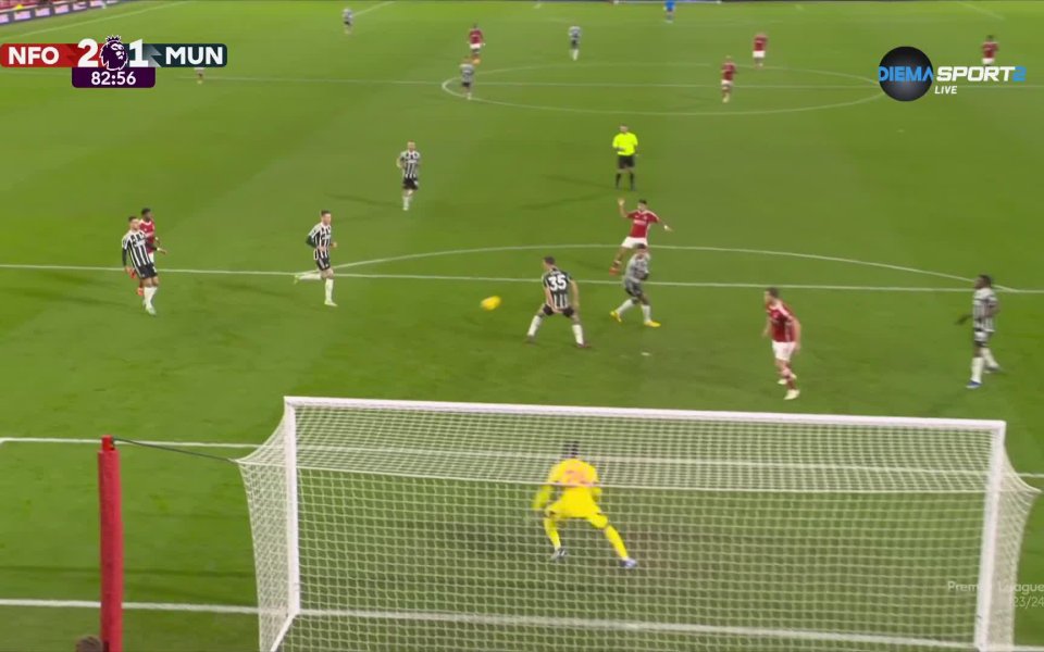 В 82-ата минута контраатака на Нотингам завърши с подаване на