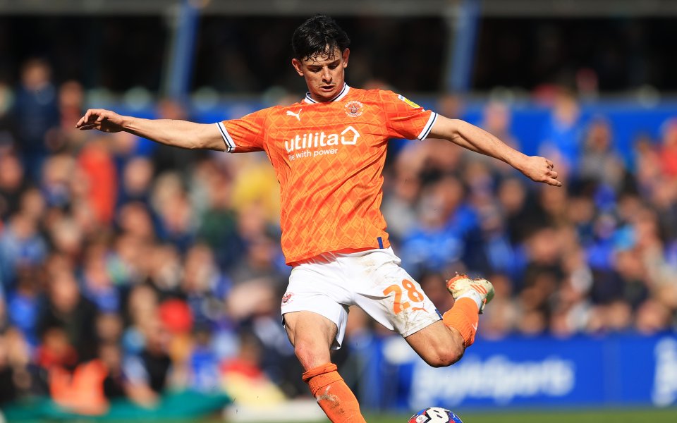 Ювентус обмисля да привлече младока на Арсенал Чарли Патино и