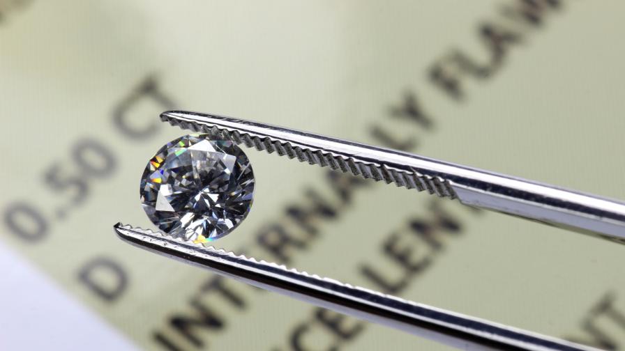 Санкциите срещу Русия: ЕС добави най-големия производител на диаманти в света към списъка