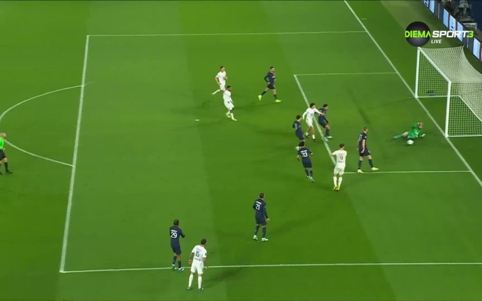 В 37-а минута на двубоя между ПСЖ и Тулуза защитата