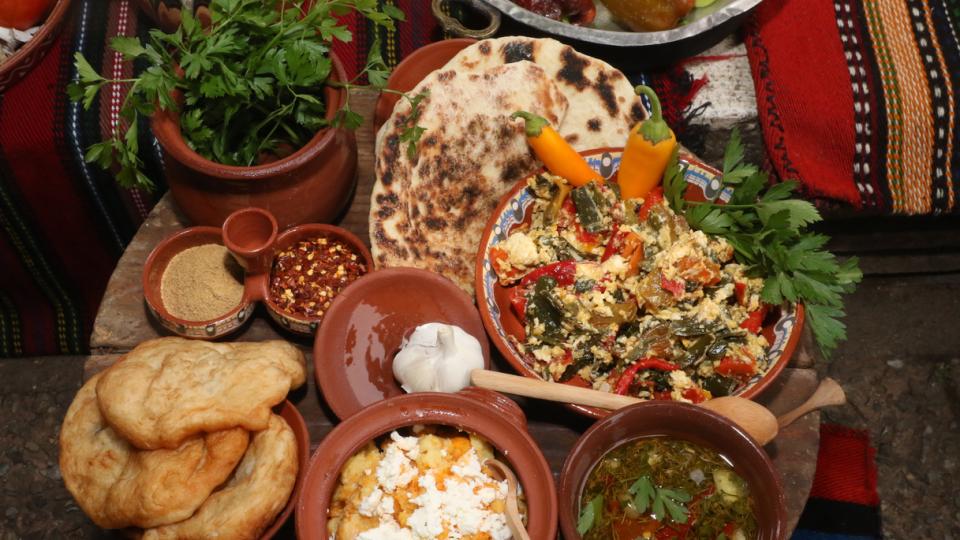 Българските кулинарни традиции са неизменна част от историята и културата