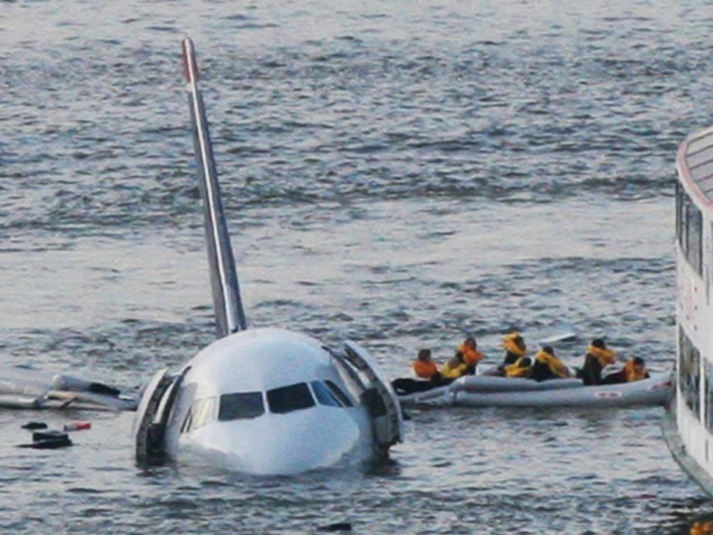 Екипажът на американския самолет “Еърбъс А 320 успява да спаси