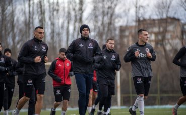 Третодивизионният ОФК Локомотив Мездра започна зимната си подготовка Старши треньорът