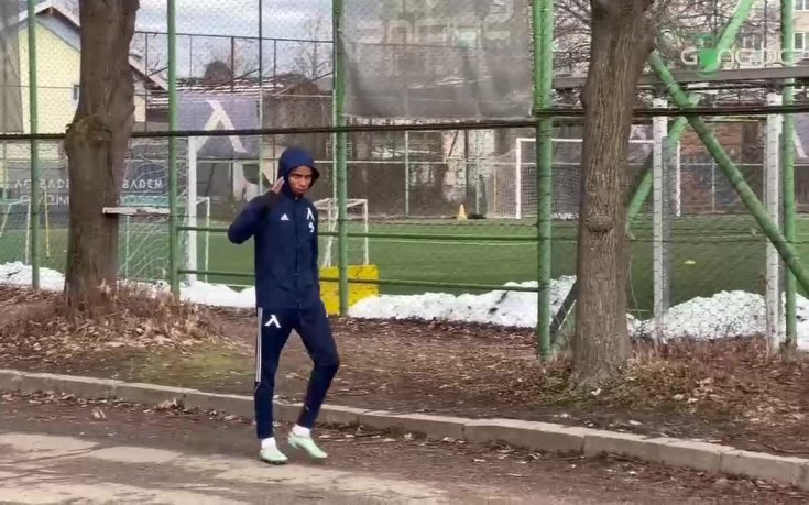 Какво се случва с отстранените от първия отбор на Левски Краев и Петрис (видео)