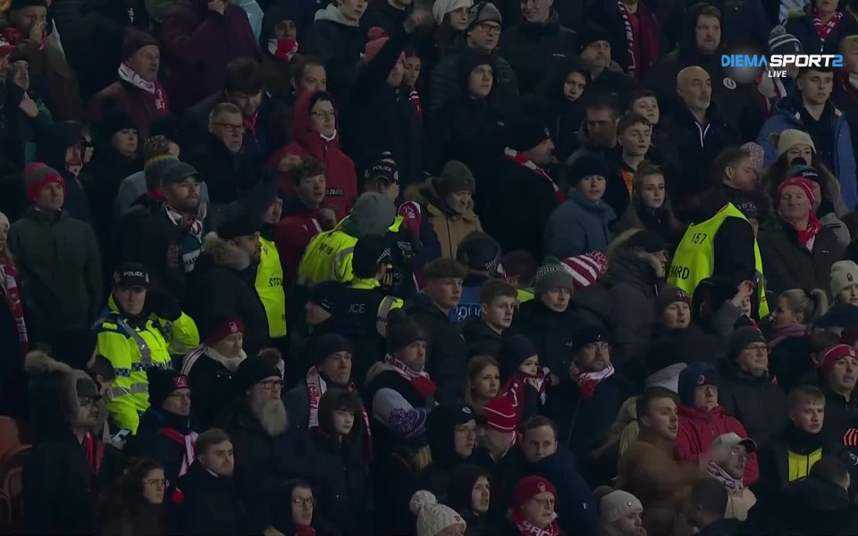 Отборите на Блекпул и Нотингам Форест си спретнаха драматичен двубой.