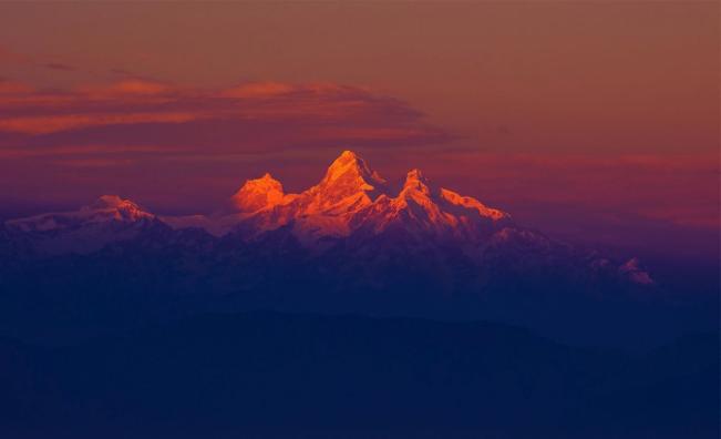 Непалски алпинист покори Еверест за рекордния 29-и път