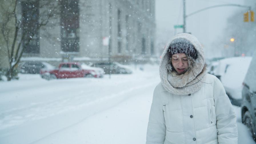 Мразовитото време в САЩ взе най-малко 50 жертви
