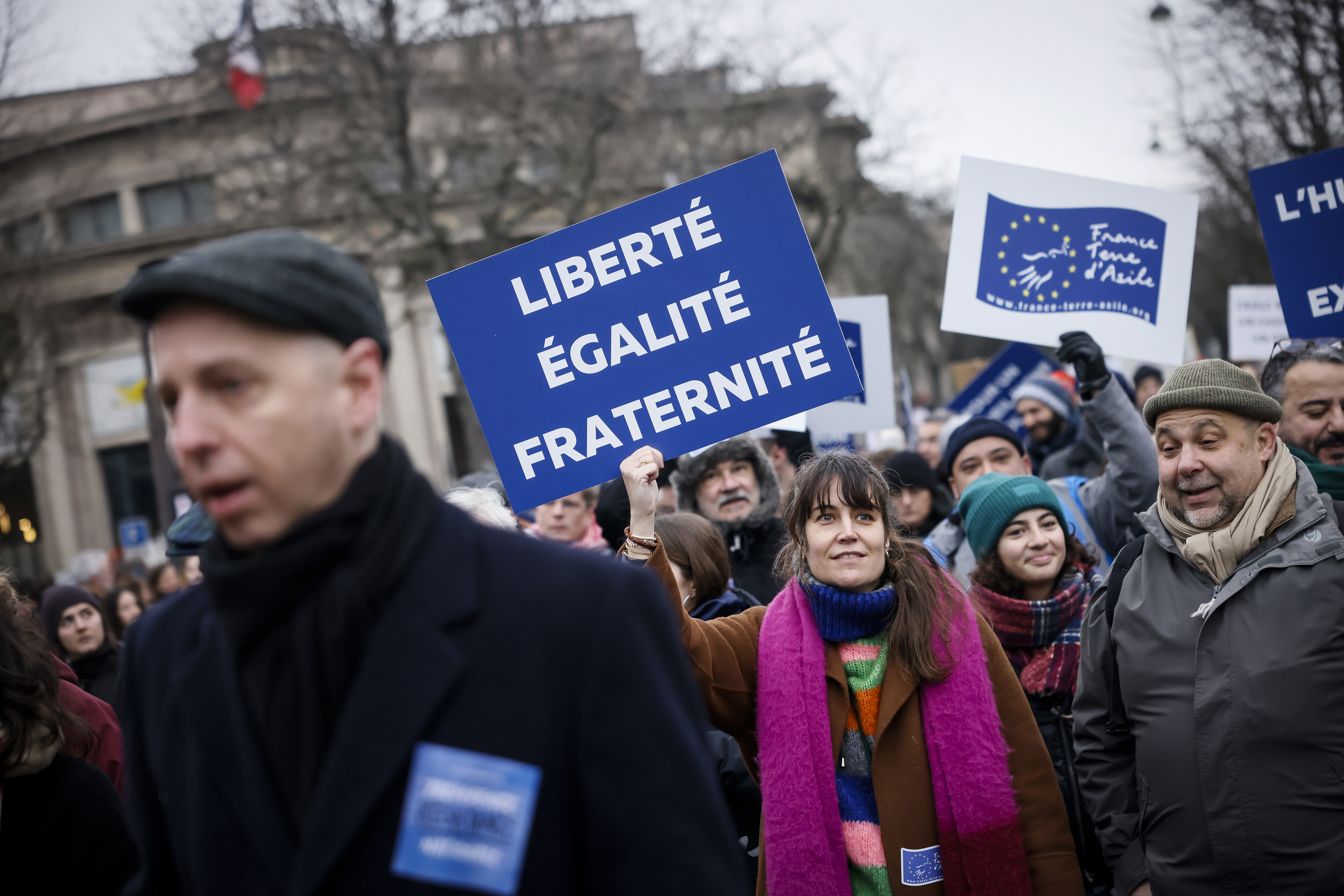 <p>Десетки хиляди на протест във Франция срещу нов закон за имиграцията</p>