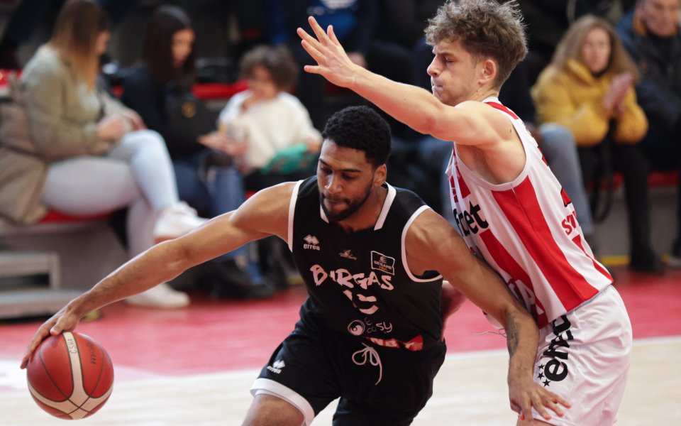 Черноморец победи ЦСКА с 84:79 (17:24, 23:17, 22:20, 22:18) като гост в