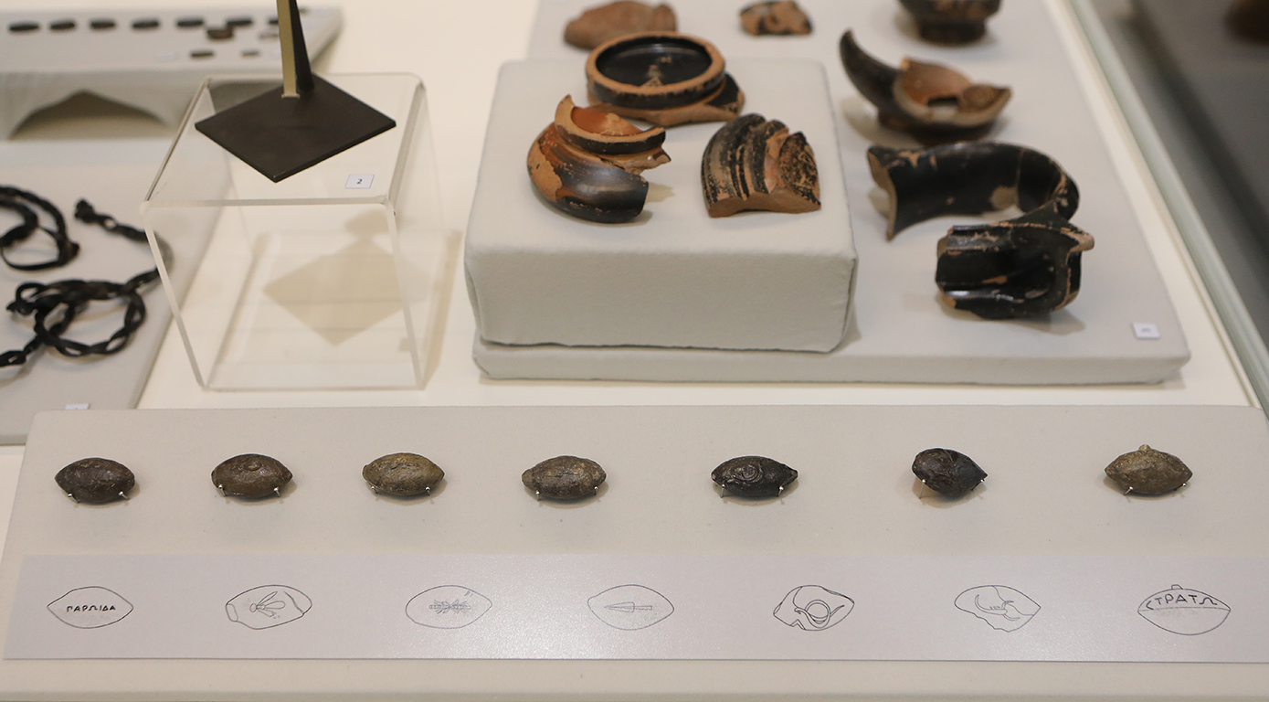 <p>Направените открития са голямо количество предмети от бита на хората, предоставящи ни поглед към естеството на живота по земите, които днес наричаме &bdquo;български&ldquo;, простиращ се в почти всички археологически периоди от праисторията до средновековието по българските земи.</p>