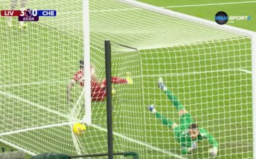 В 65 ата минута Доминик Собослай вкара трети гол във вратата
