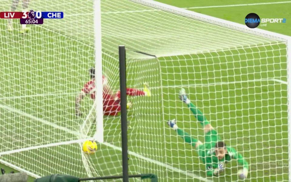 В 65-ата минута Доминик Собослай вкара трети гол във вратата