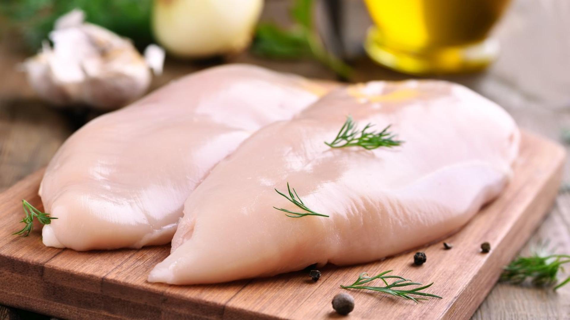 ЕС и Великобритания не внасят пилешко месо от САЩ третирано