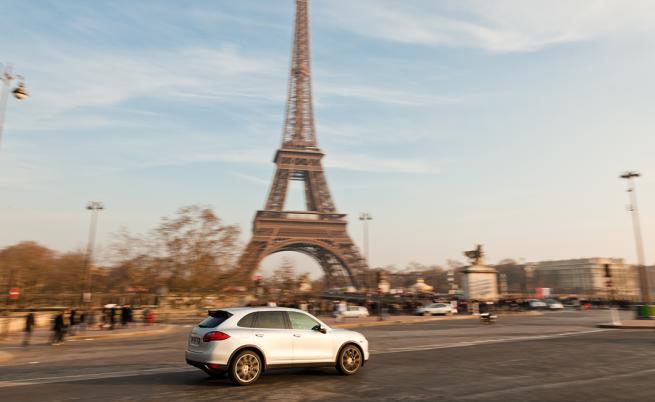 В Париж полудяха, 18 евро на час паркинг за коли над 1,6 тона тегло