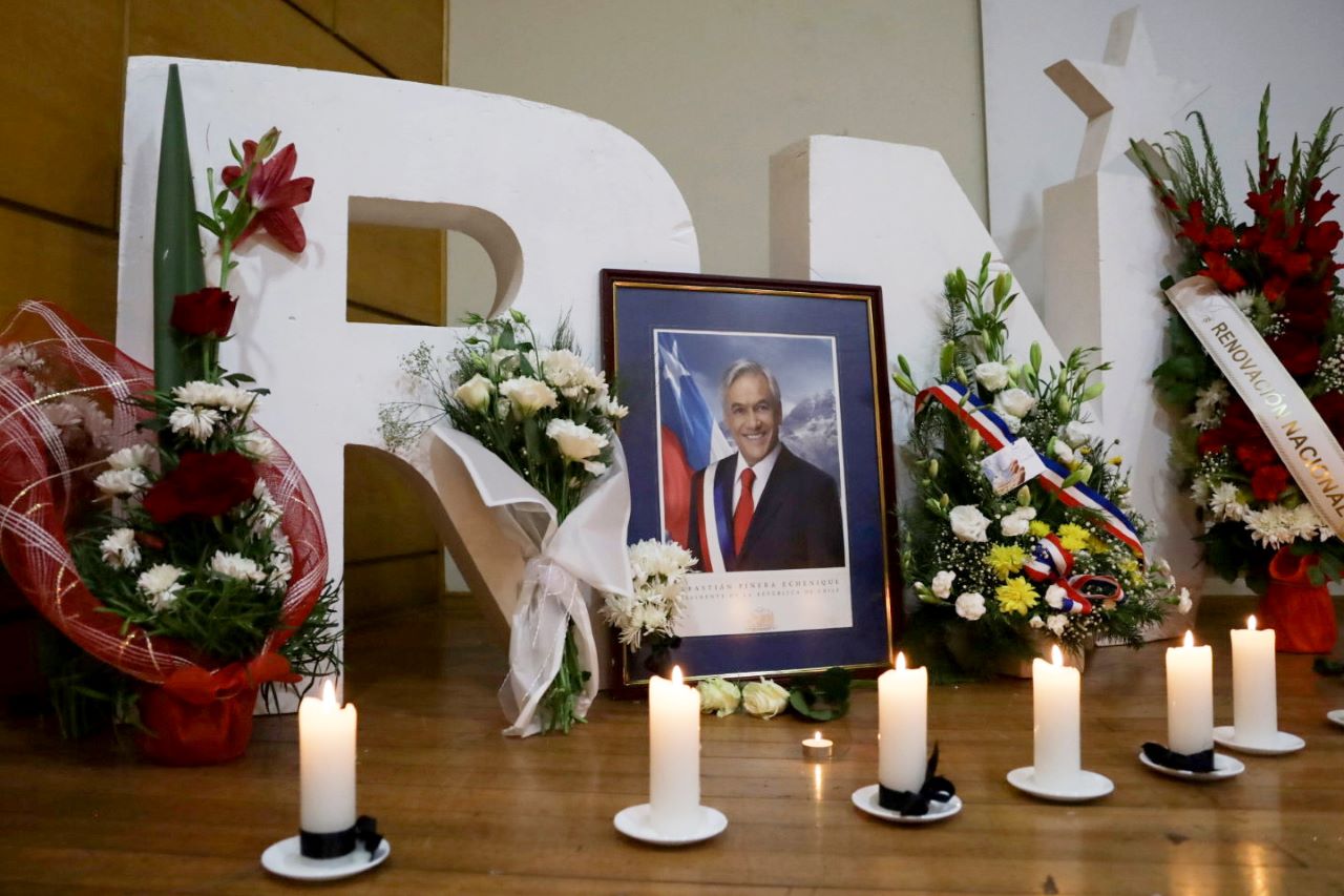 <p>Бившият президент на Чили Себастиан Пинера, милиардер и видна дясна фигура в страната, загина при катастрофа с хеликоптер, съобщава &quot;Файненшъл таймс&quot;.</p>