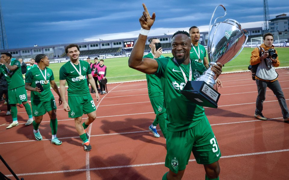 Футболистът на Лудогорец Бърнард Текпетей получи травма в глезена в