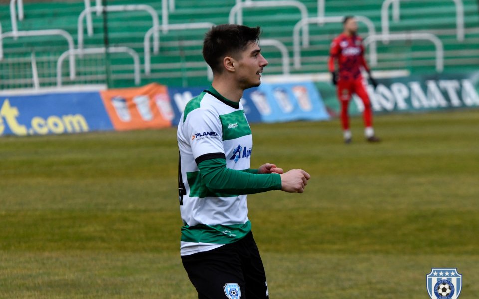 Румънецът Андреяс Калкан кара пробен период в Черно море. Той