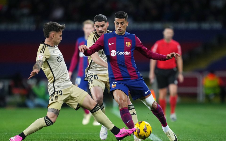 Барселона и Гранада играят при 2:3 в мач от 24-ия кръг