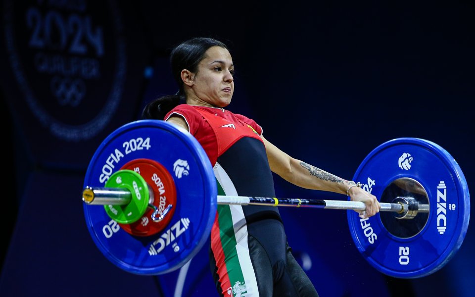 България взе първия си медал от европейското по вдигане на