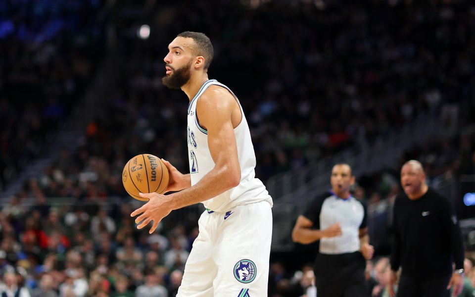 Карл-Антъни Таунс вкара 24 точки, Антъни Едуардс добави 23, а