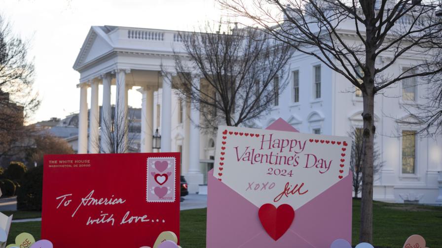 „На Америка с любов“: Джил Байдън с изложба пред Белия дом за Свети Валентин