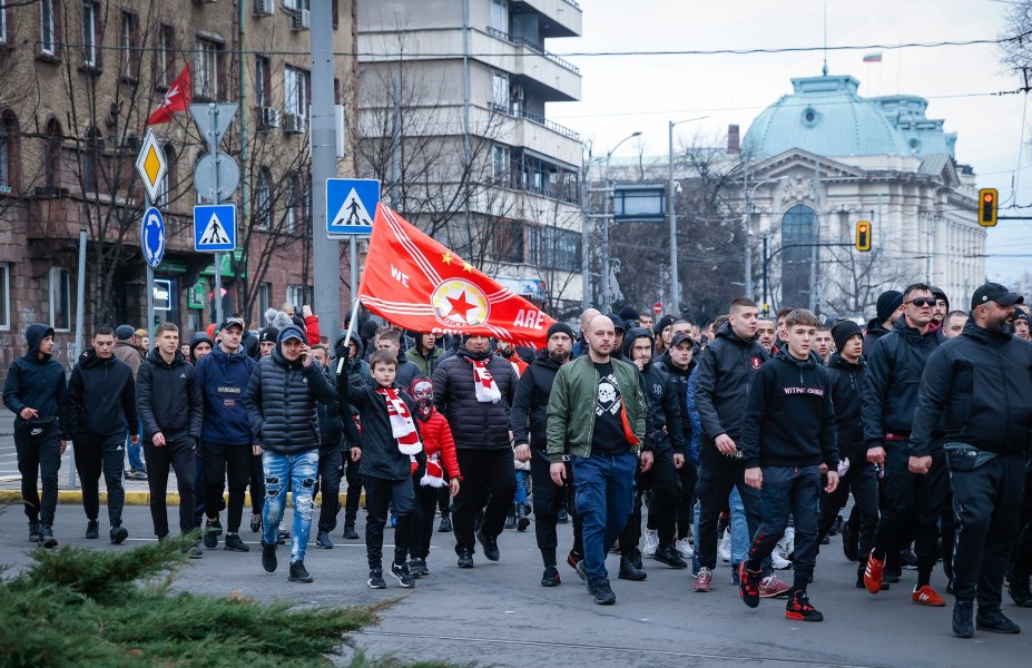 Фенове на ЦСКА почетоха паметта на Апостола1