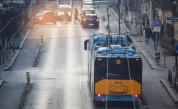 Тролей и автомобил се удариха в София, има пострадал