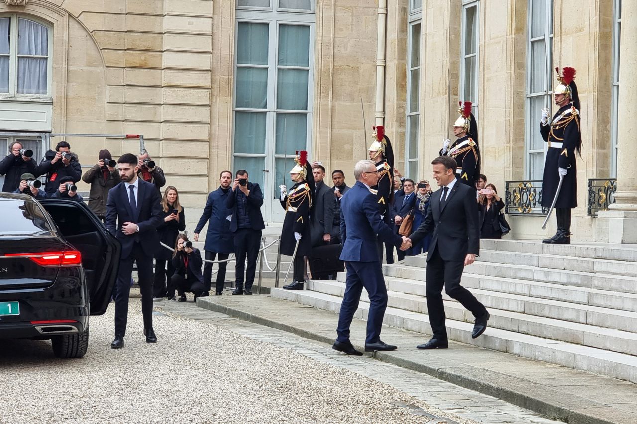<p>Премиерът Николай Денков е в Париж, където се срещна с президента на Франция Емануел Макрон.</p>