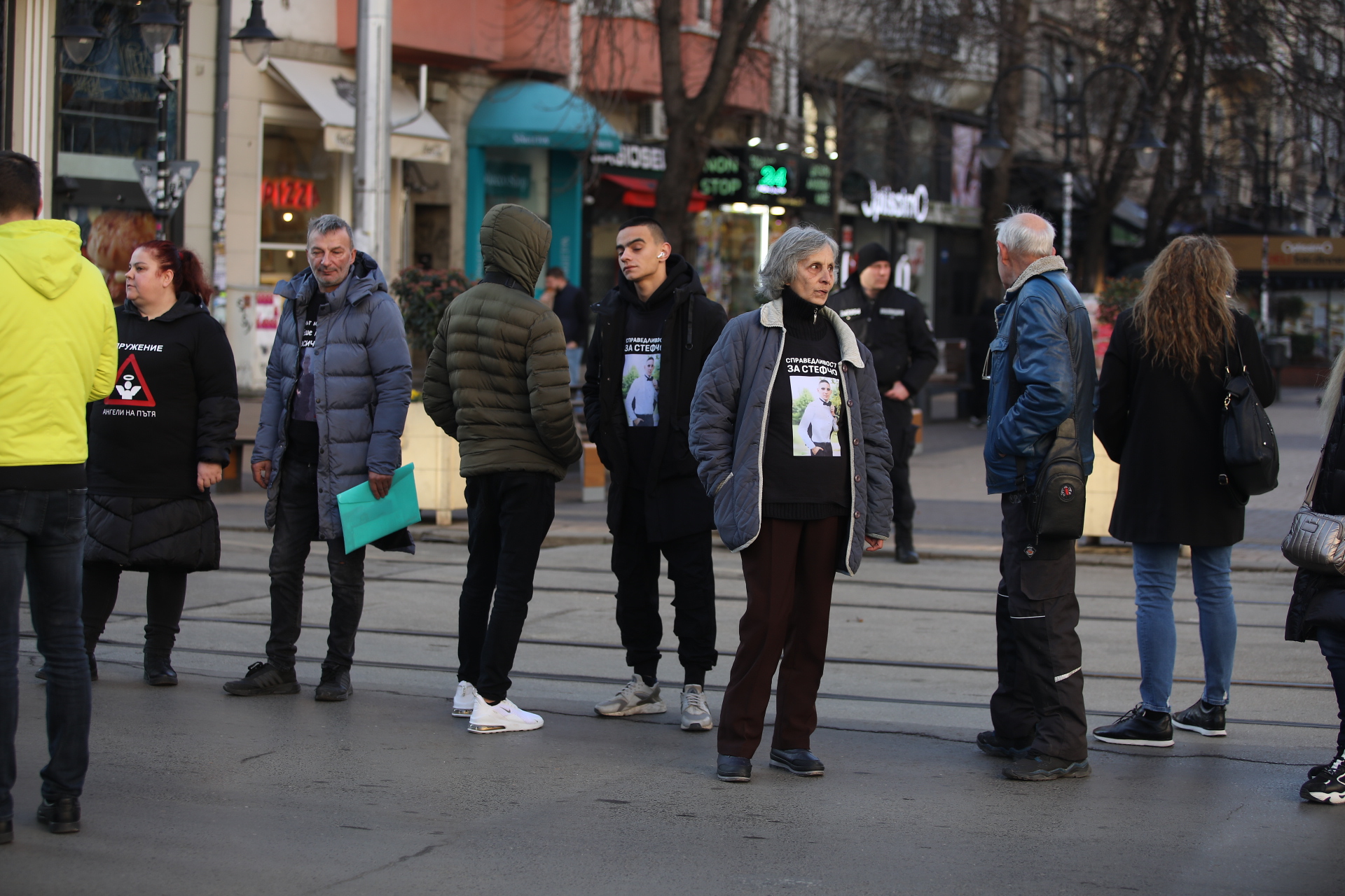 <p>Протест с искане за по-строг контрол на пътя пред Съдебната палата в София</p>