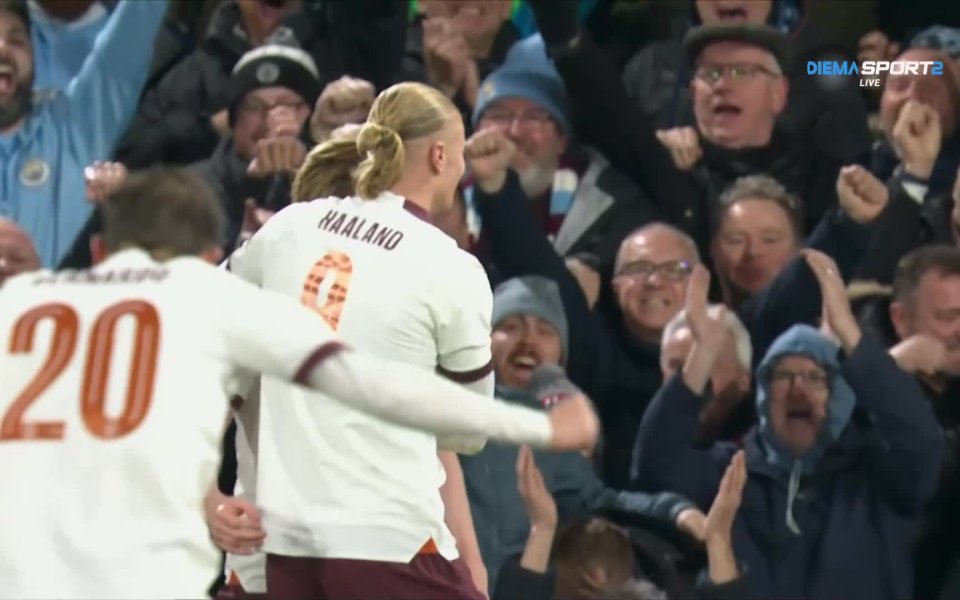 В 55-а минута на двубоя от осминафиналната фаза на ФА